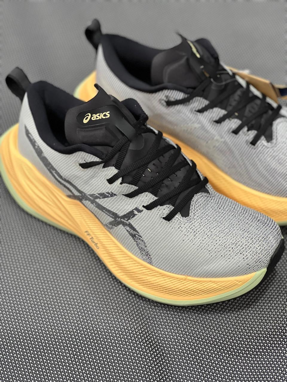 ASICS Superblast Turbo