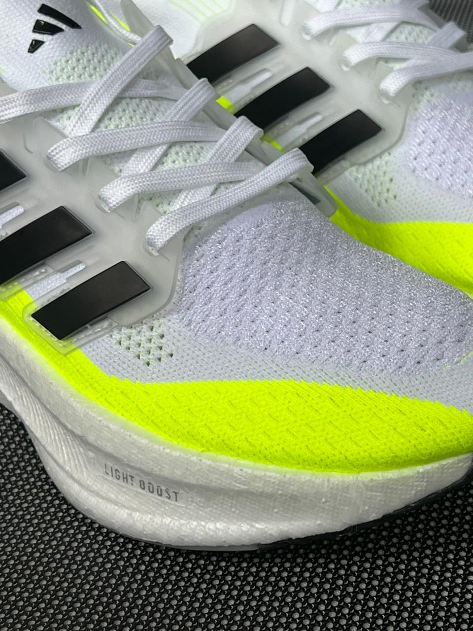Adidas Ultraboost 5