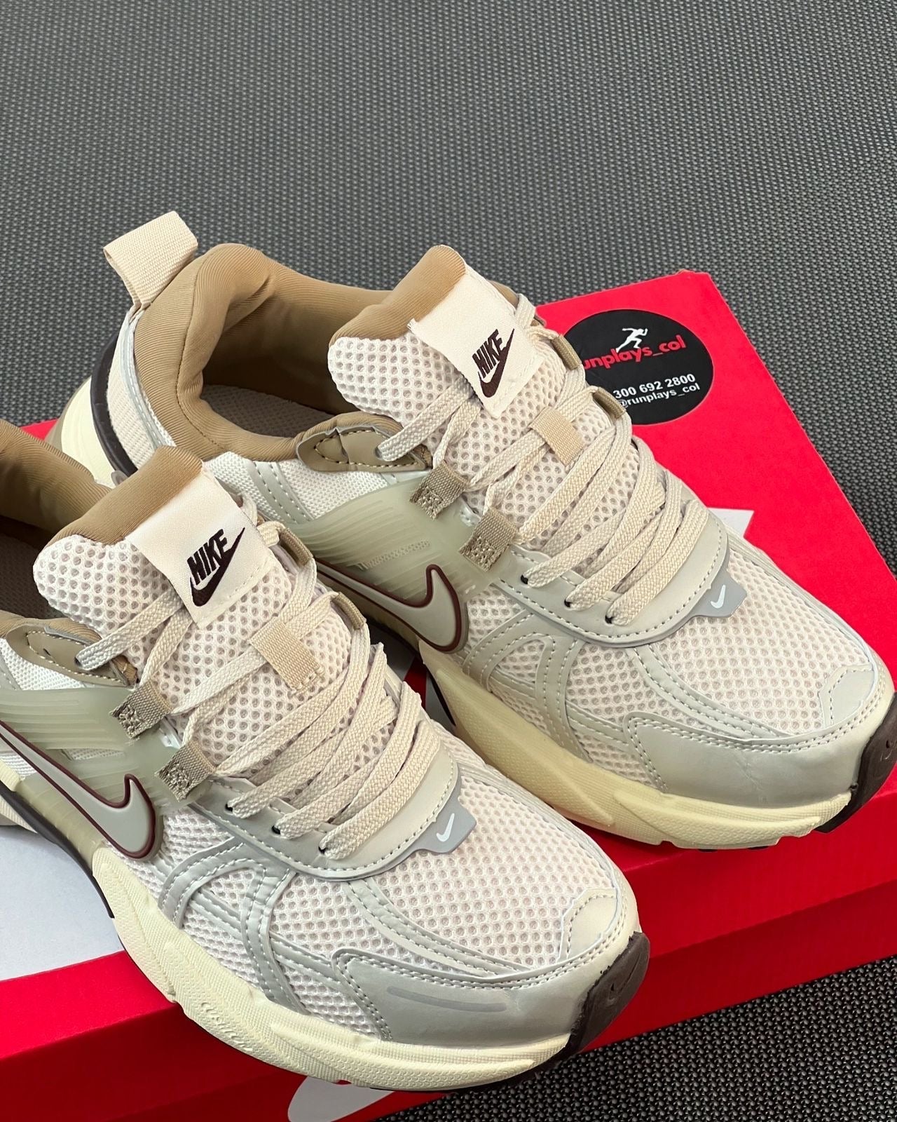 Nike Run V2K - Gris/Café