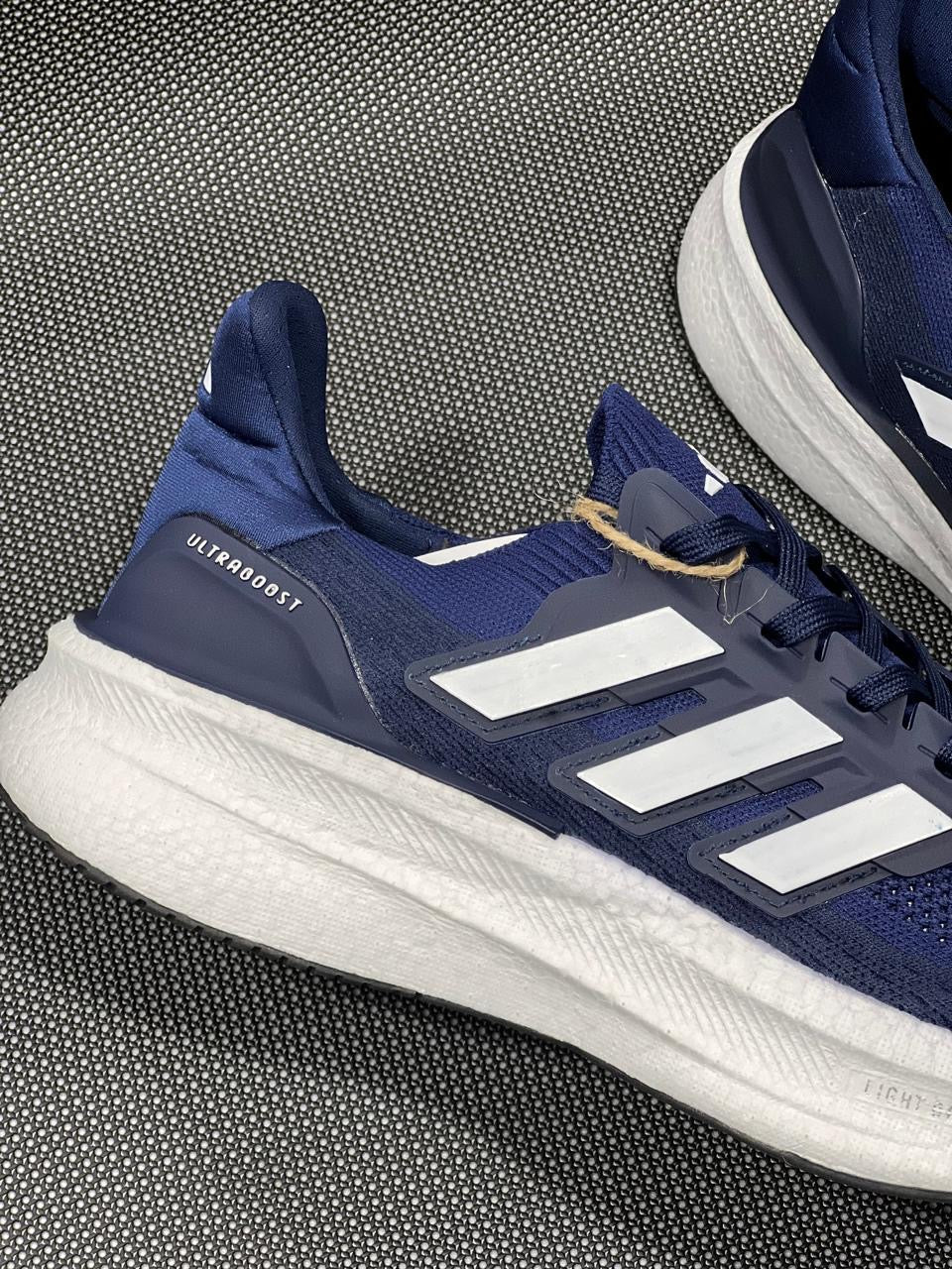 Adidas Ultraboost 5