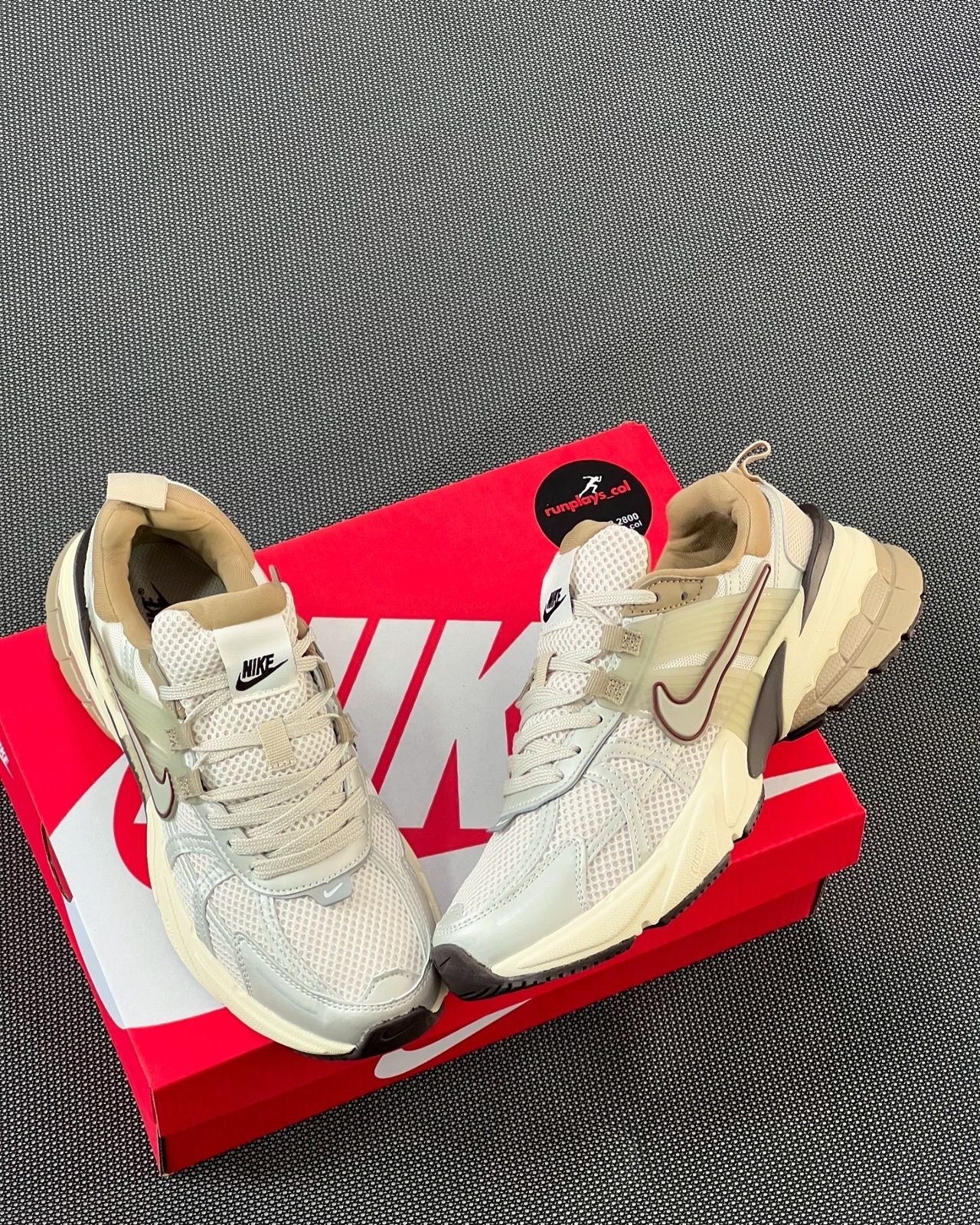 Nike Run V2K - Gris/Café